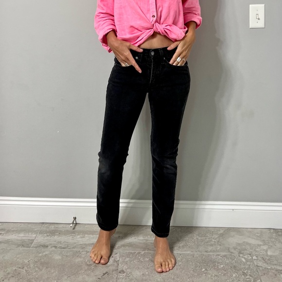 Levi's 🪩 Ledend Lower waist Jeans 🪩Size 28 on tag but good size 26 🪩Skinny Fit - Picture 3 of 13
